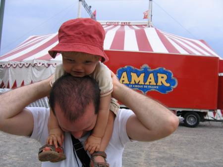 Papa et moi on pr�pare un num�ro d'acrobates...