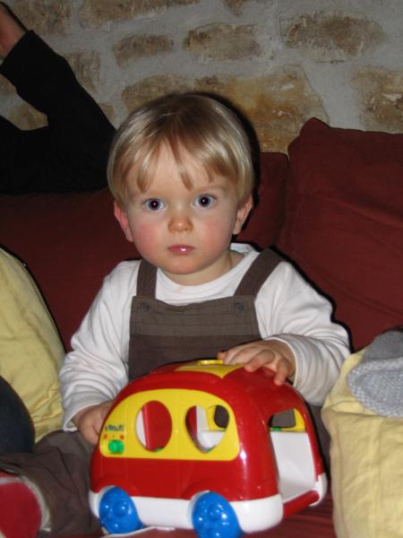 Ma voiture est presque plus grosse que moi...