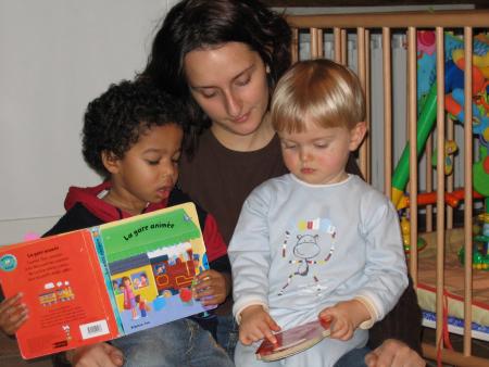 Heureusement, Maman a deux genoux...